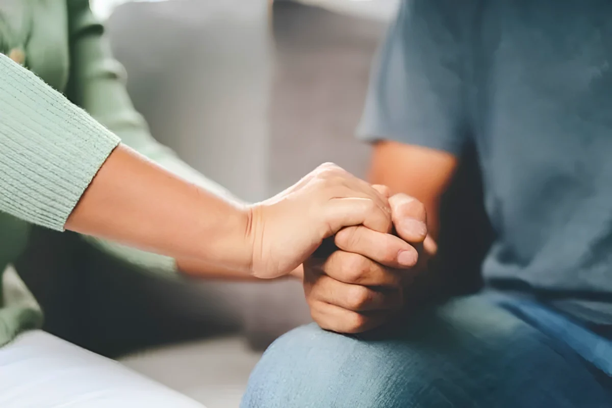 a person supporting victim of violent crimes during recovery